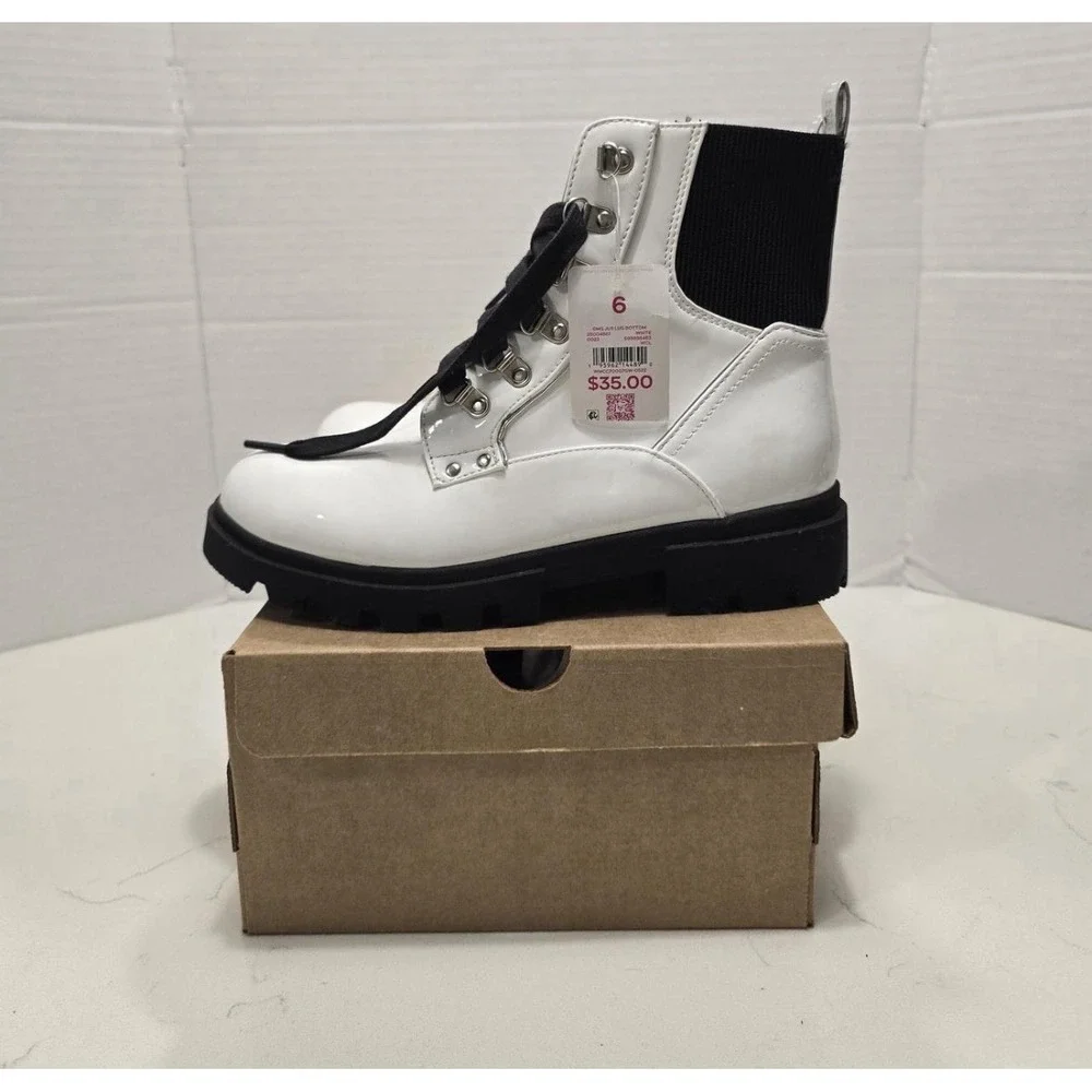 NEW - JUSTICE Big Girls Lug Bottom White High Ankle Boots - Size 6